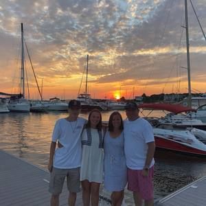 Meet your Posher, Casey